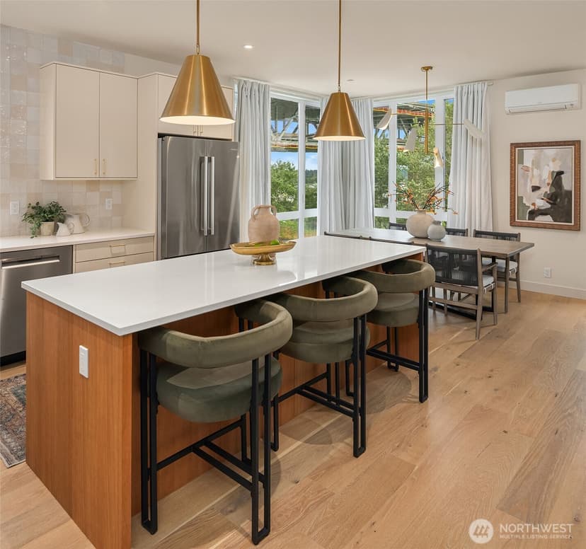 Property photo for 454 NE 40th Street, Seattle photo 6
