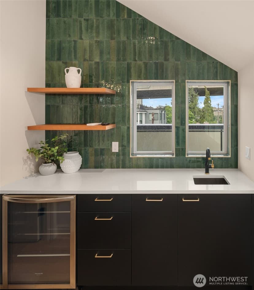 Property photo for 454 NE 40th Street, Seattle photo 15