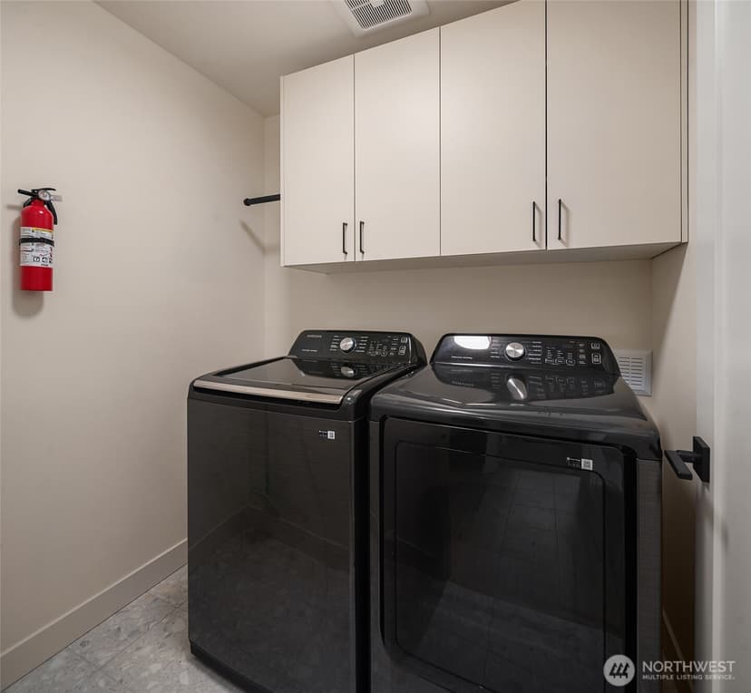 Property photo for 454 NE 40th Street, Seattle photo 32