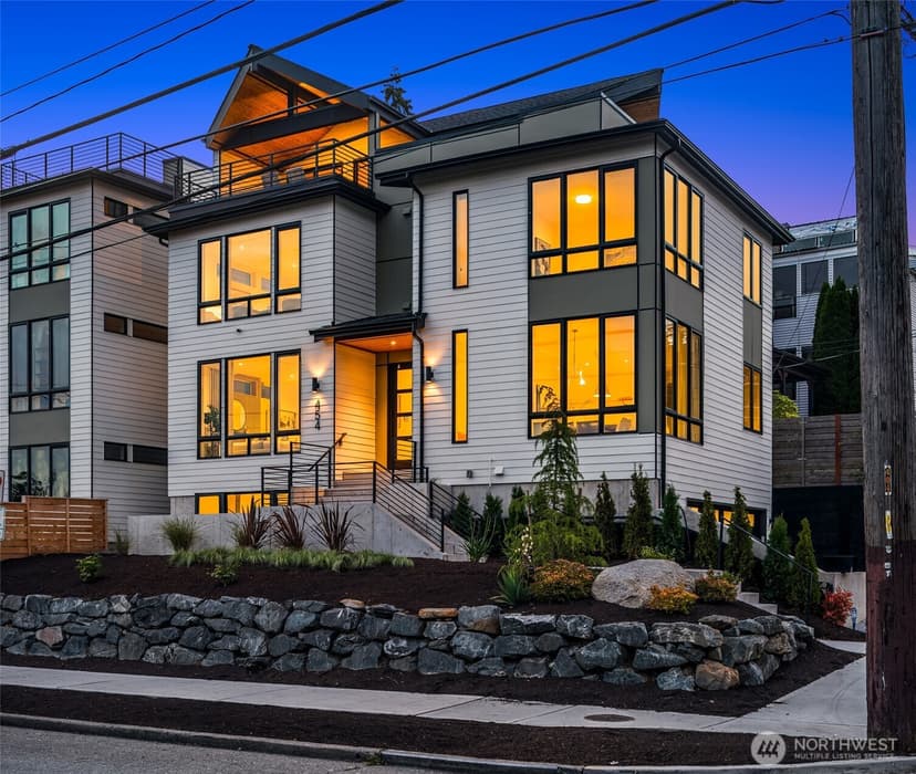 Property photo for 454 NE 40th Street, Seattle photo 2
