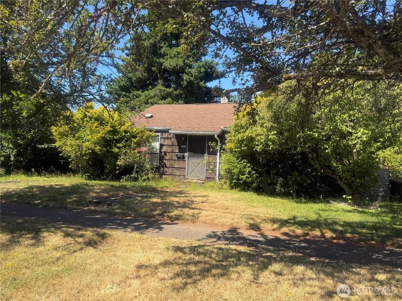 Property photo for 9209 13th Avenue SW, Seattle photo 5