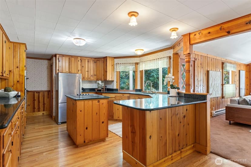 Property photo for 2015 290th Avenue NE, Carnation photo 13