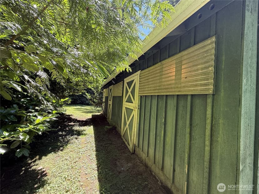 Property photo for 2015 290th Avenue NE, Carnation photo 33