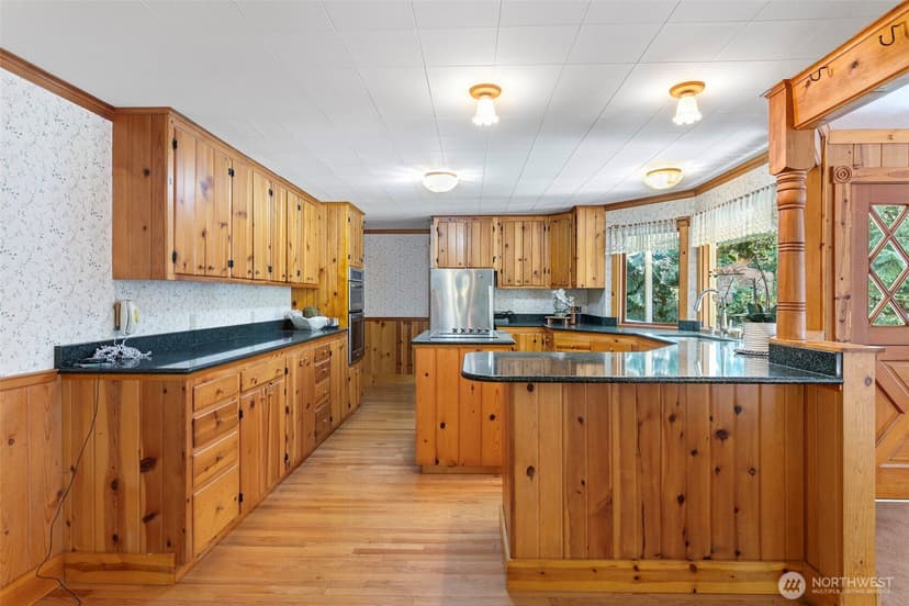 Property photo for 2015 290th Avenue NE, Carnation photo 14