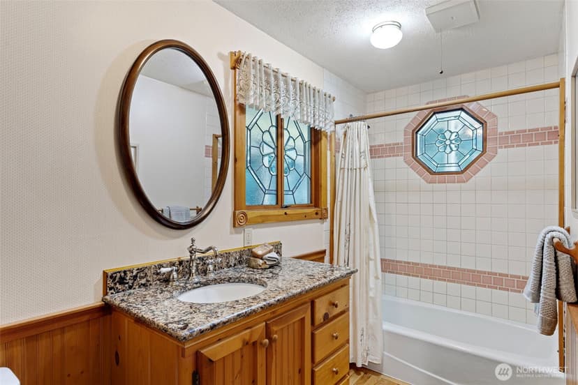 Property photo for 2015 290th Avenue NE, Carnation photo 24