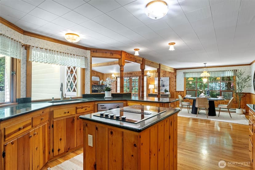 Property photo for 2015 290th Avenue NE, Carnation photo 12