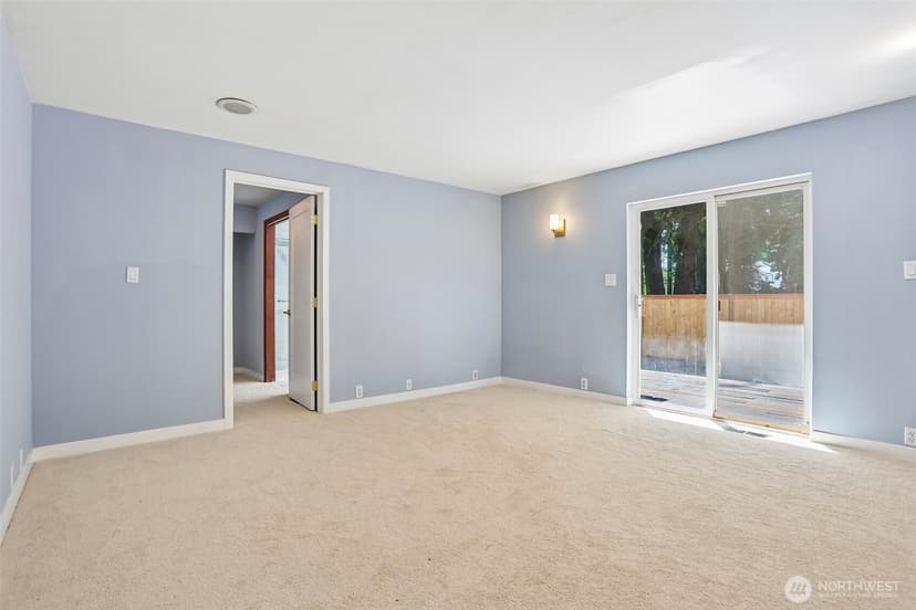 Property photo for 16220 Ambaum Boulevard S, Burien photo 15