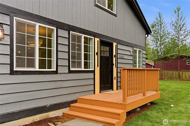 Property photo for 12425 9th Drive SE, Everett photo 3