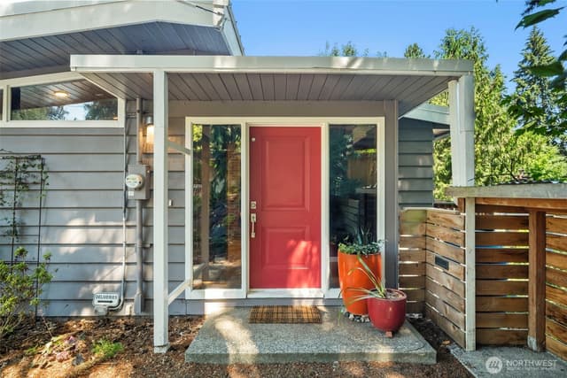 Property photo for 18750 12th Avenue NE, Shoreline photo 2
