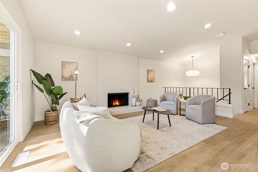 Property photo for 12544 25th Avenue NE, Seattle photo 6