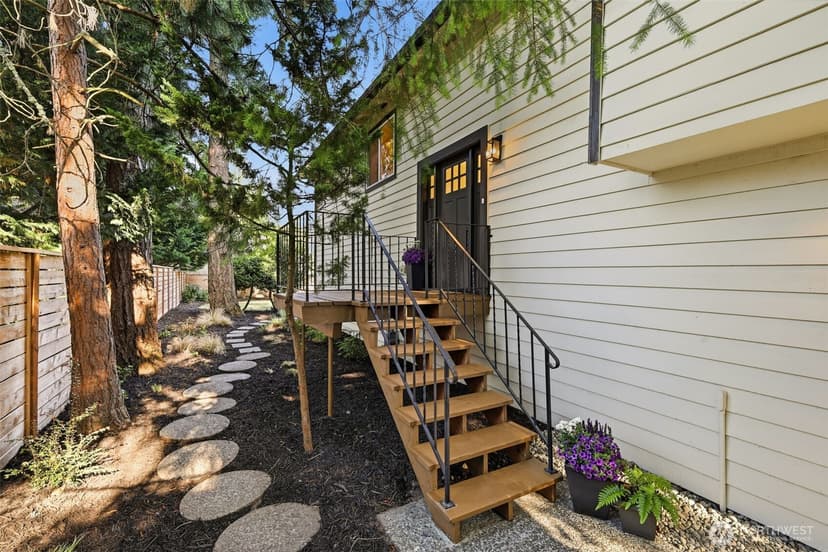 Property photo for 12544 25th Avenue NE, Seattle photo 2