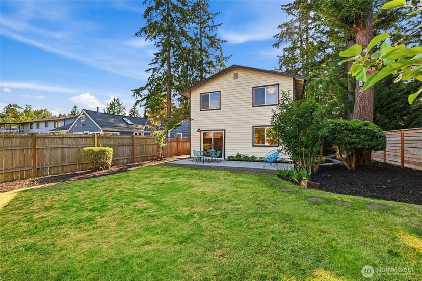 Property photo for 12544 25th Avenue NE, Seattle photo 32