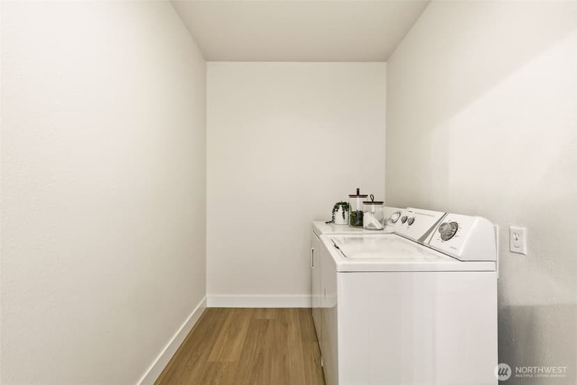 Property photo for 12544 25th Avenue NE, Seattle photo 29