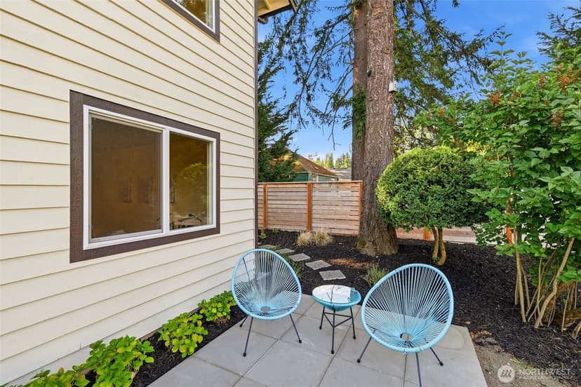 Property photo for 12544 25th Avenue NE, Seattle photo 31