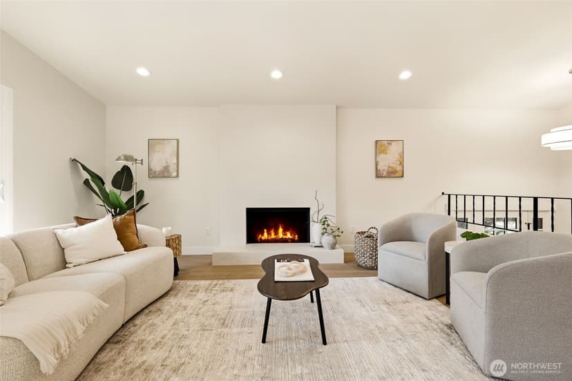 Property photo for 12544 25th Avenue NE, Seattle photo 5