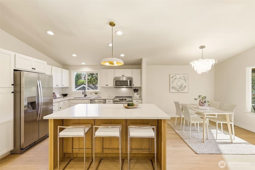 Property photo for 12544 25th Avenue NE, Seattle photo 13