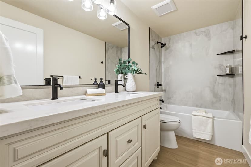 Property photo for 12544 25th Avenue NE, Seattle photo 24