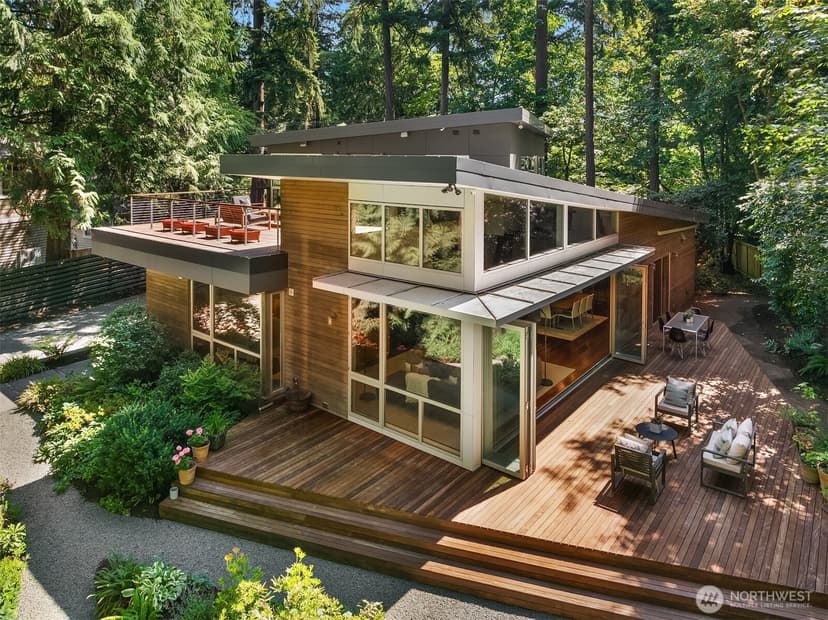 Property photo for 2716 107th Avenue SE, Beaux Arts