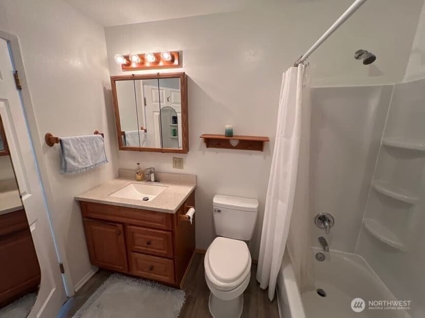Property photo for 4430 Pine Avenue NE, Bremerton photo 16