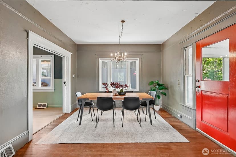 Property photo for 1010 S Director Street, Seattle photo 9