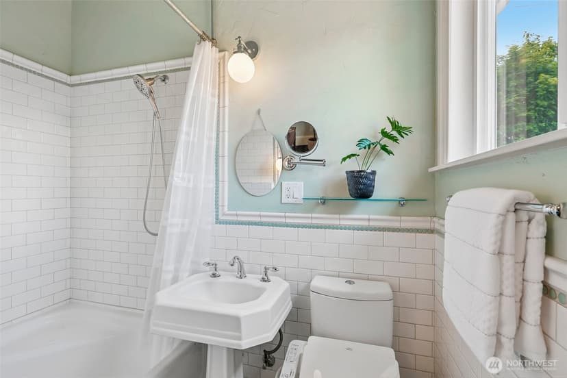 Property photo for 1010 S Director Street, Seattle photo 20