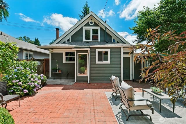 Property photo for 1010 S Director Street, Seattle photo 3