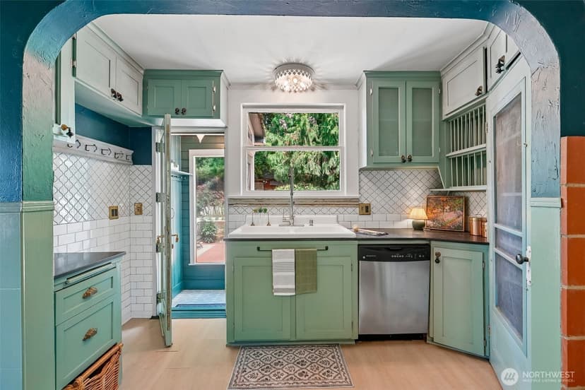Property photo for 1010 S Director Street, Seattle photo 16