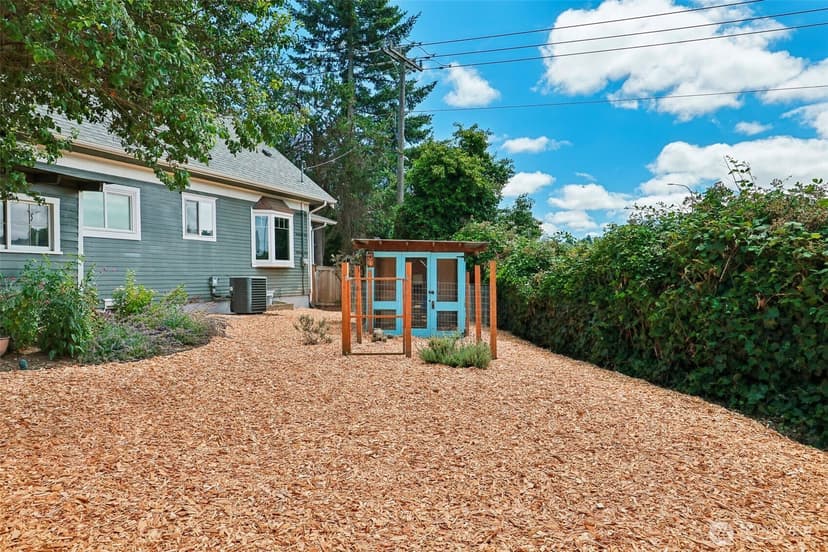 Property photo for 1010 S Director Street, Seattle photo 32
