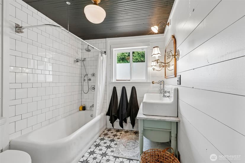 Property photo for 1010 S Director Street, Seattle photo 19