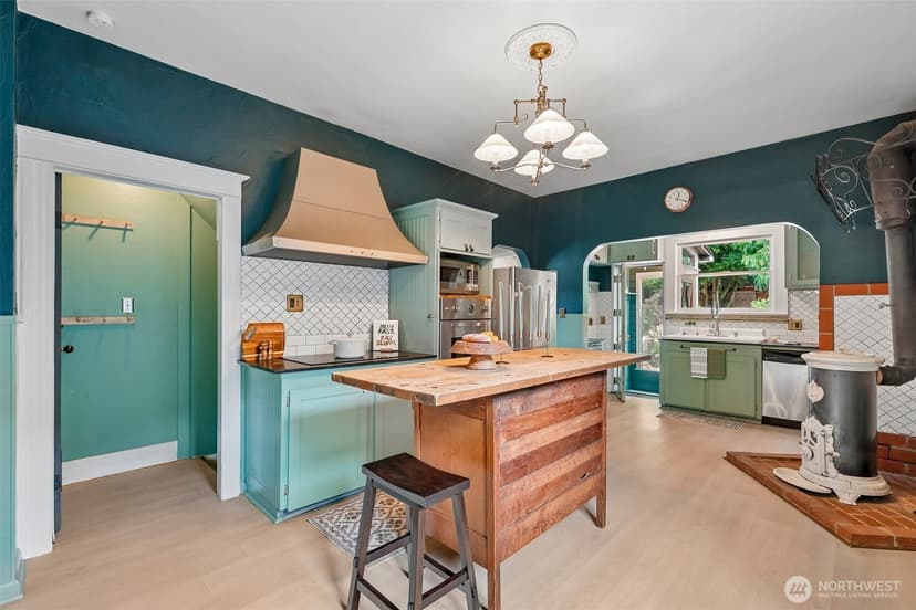 Property photo for 1010 S Director Street, Seattle photo 14