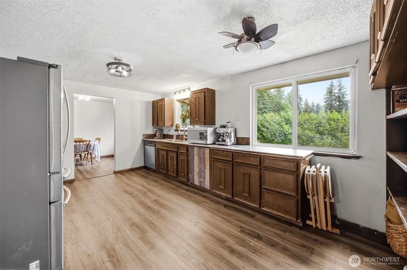 Property photo for 2519 151st Street E, Tacoma photo 7