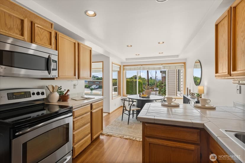 Property photo for 233 3rd Avenue S #203, Edmonds photo 9