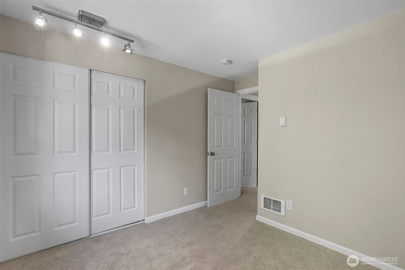 Property photo for 23822 35th Avenue W, Brier photo 31
