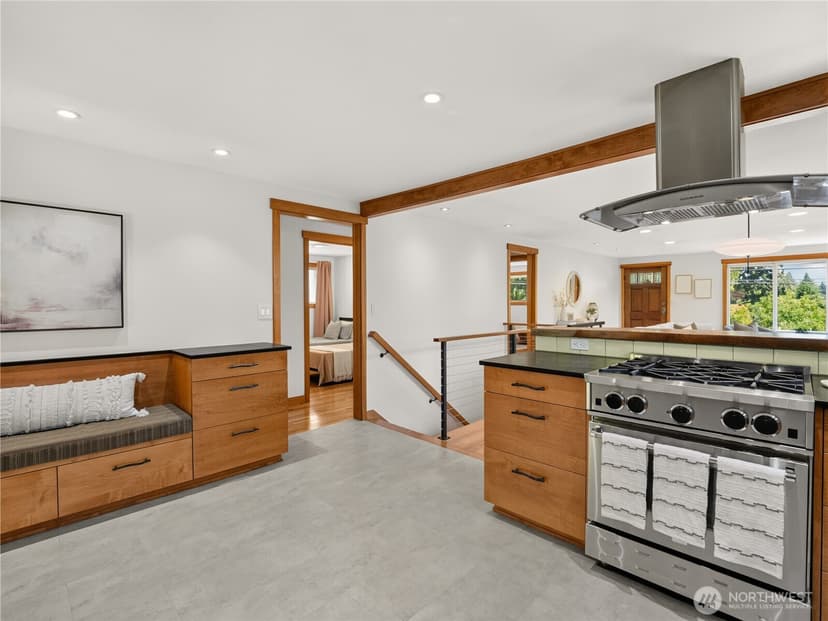 Property photo for 5547 38th Avenue NE, Seattle photo 15