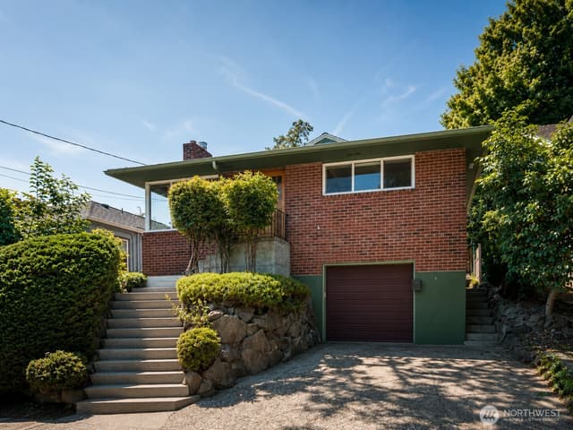 Property photo for 5547 38th Avenue NE, Seattle photo 5