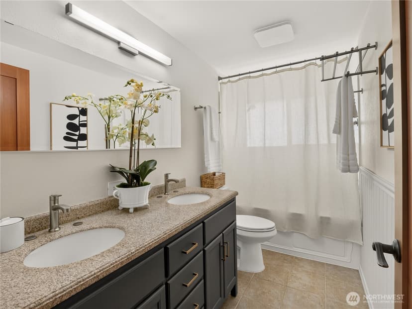 Property photo for 5547 38th Avenue NE, Seattle photo 19