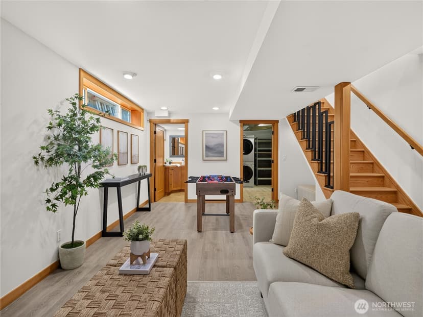 Property photo for 5547 38th Avenue NE, Seattle photo 23