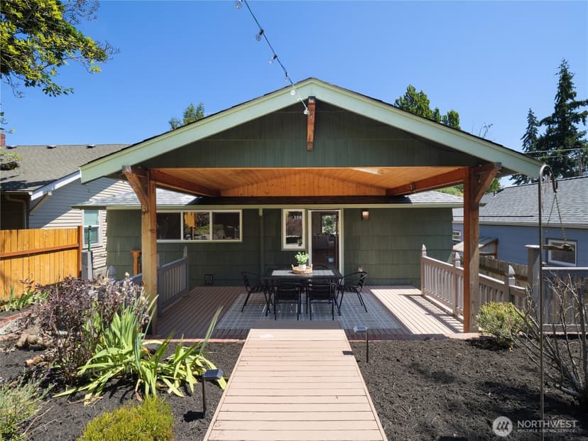 Property photo for 5547 38th Avenue NE, Seattle photo 31