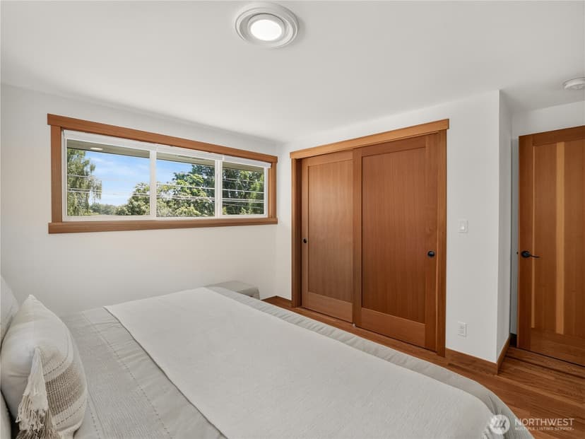 Property photo for 5547 38th Avenue NE, Seattle photo 18