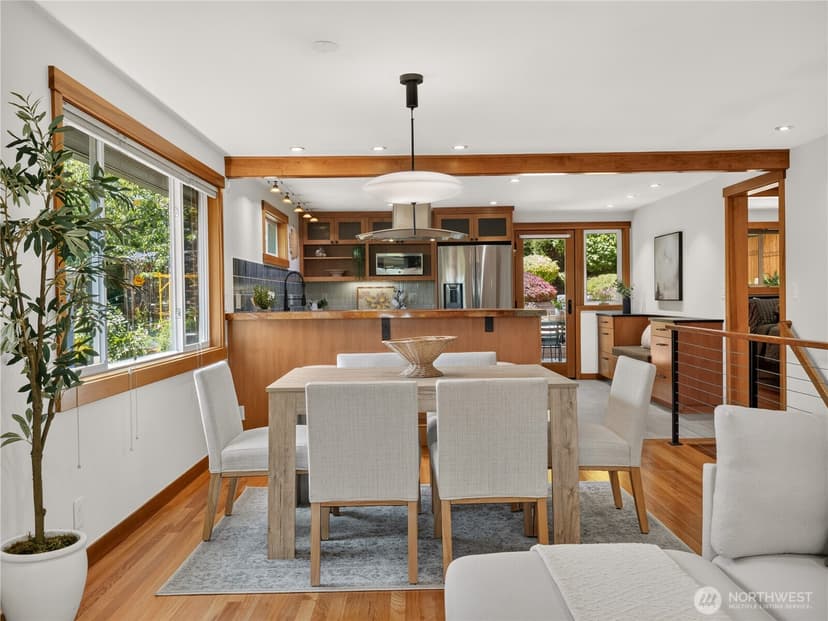 Property photo for 5547 38th Avenue NE, Seattle photo 10