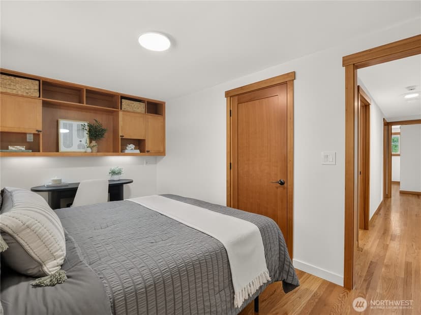 Property photo for 5547 38th Avenue NE, Seattle photo 21