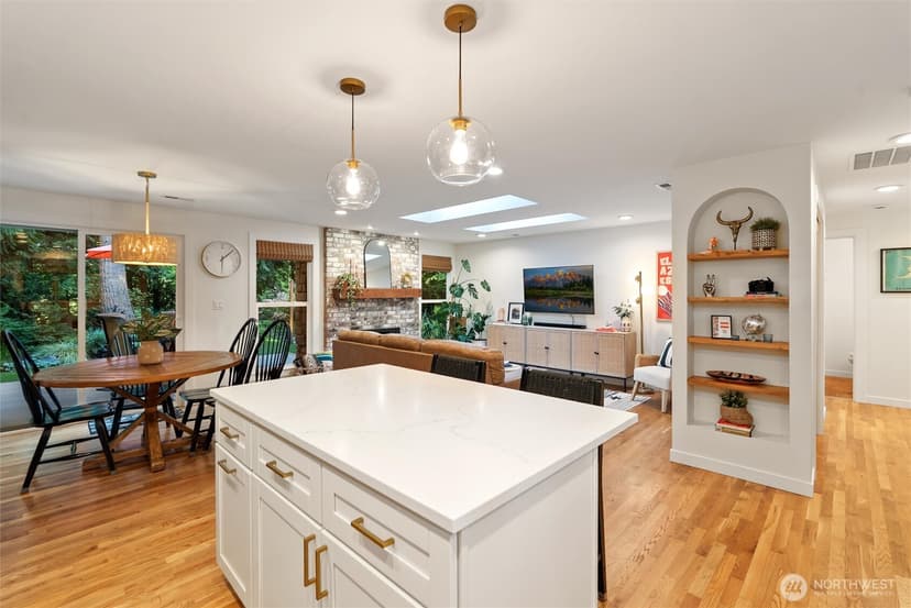 Property photo for 21229 Cypress Way, Lynnwood photo 10