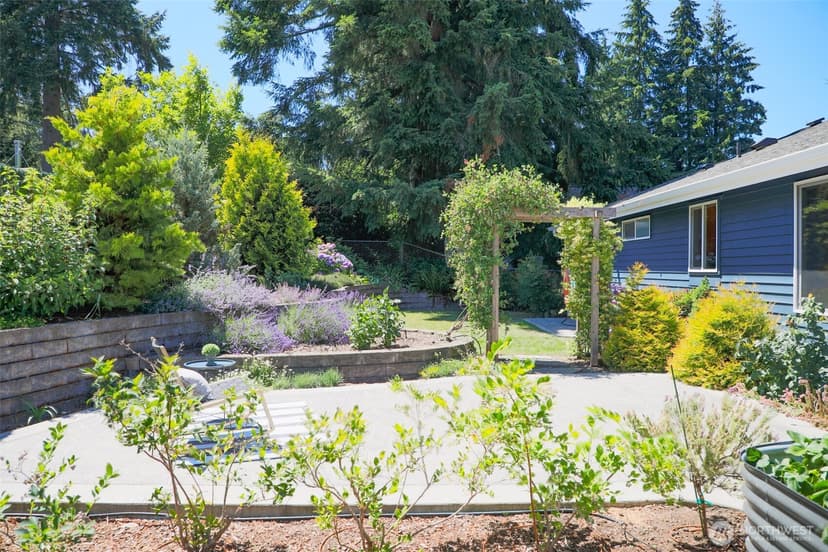 Property photo for 715 NE Redbud Lane, Bremerton photo 29