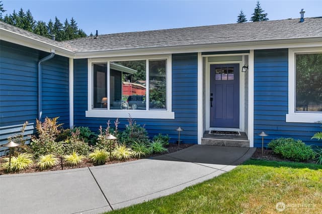Property photo for 715 NE Redbud Lane, Bremerton