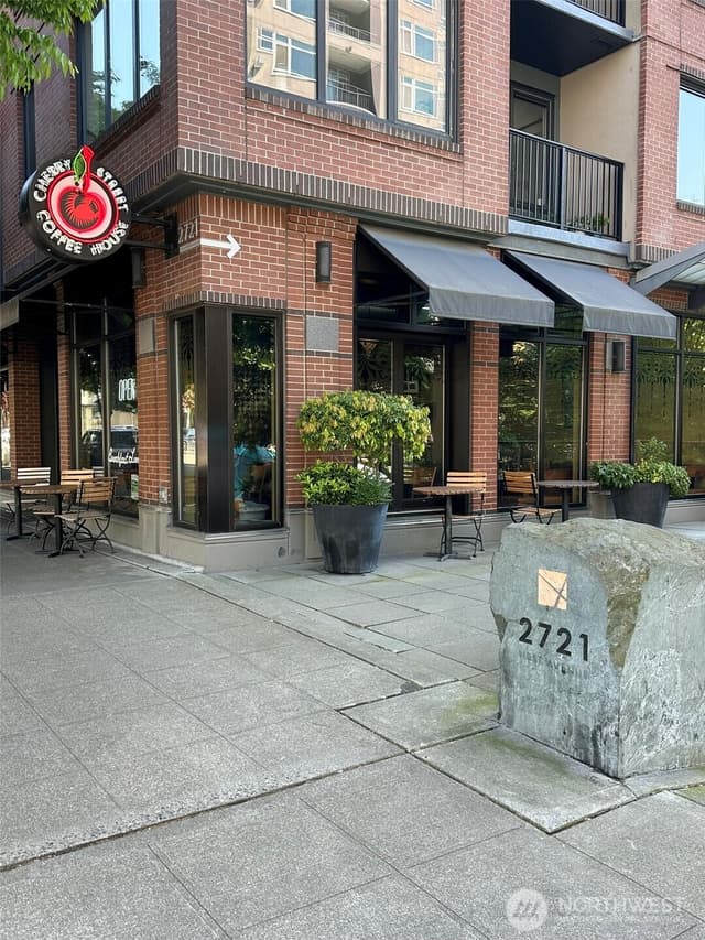 Property photo for 2721 1st Avenue #103, Seattle photo 2