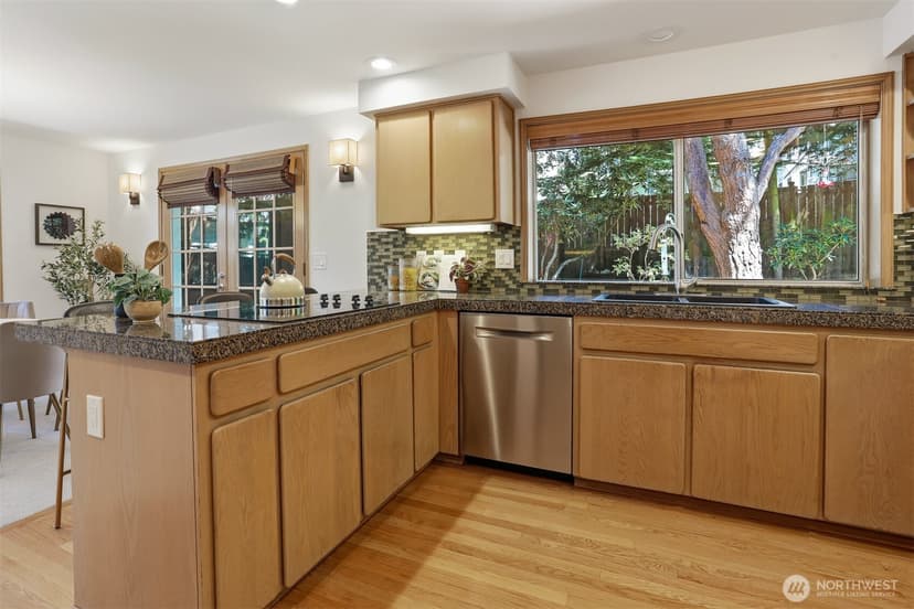 Property photo for 11540 Palatine Avenue N, Seattle photo 10