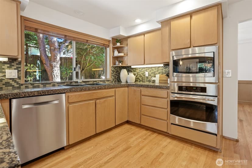 Property photo for 11540 Palatine Avenue N, Seattle photo 11