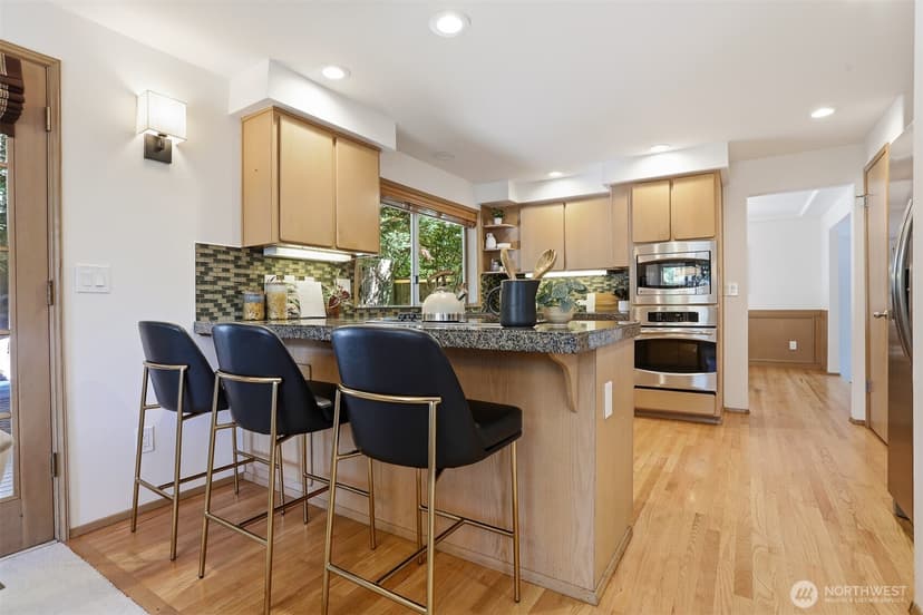 Property photo for 11540 Palatine Avenue N, Seattle photo 9