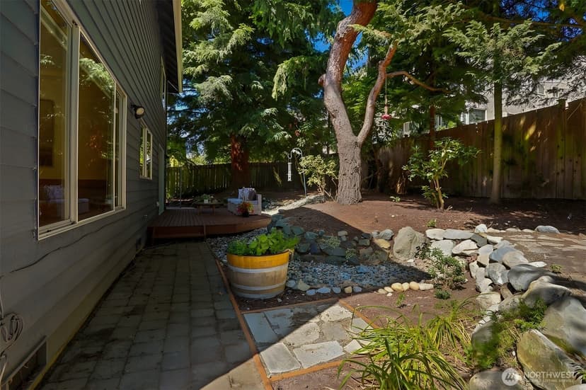Property photo for 11540 Palatine Avenue N, Seattle photo 32
