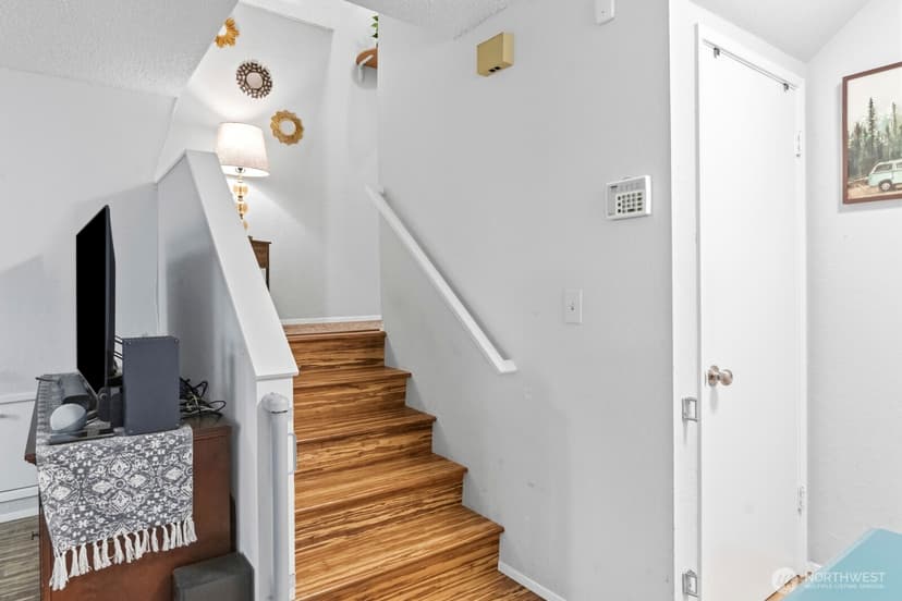 Property photo for 8442 26th Avenue SW #A, Seattle photo 14